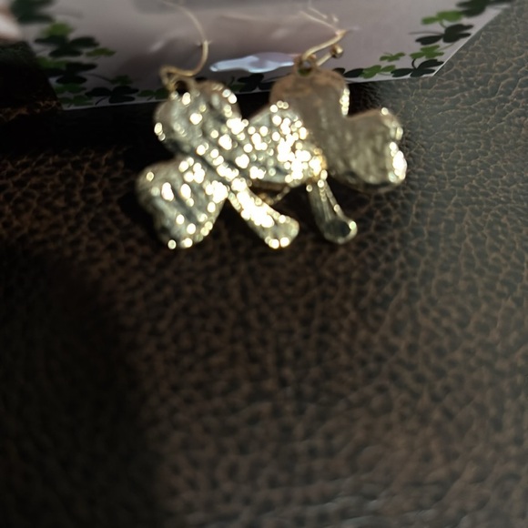 Three leaf clover gold tone earrings w/green rhinestones, St. Patrick’s Day - Picture 4 of 4